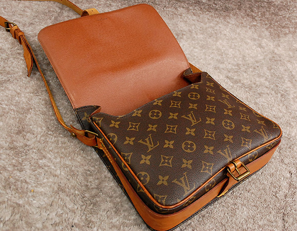 ☆正規品 定価¥101,000 美品 ルイヴィトン LOUIS VUITTON ☆正規品 定価¥101,000 美品 ルイヴィトン LOUIS VUITTON
