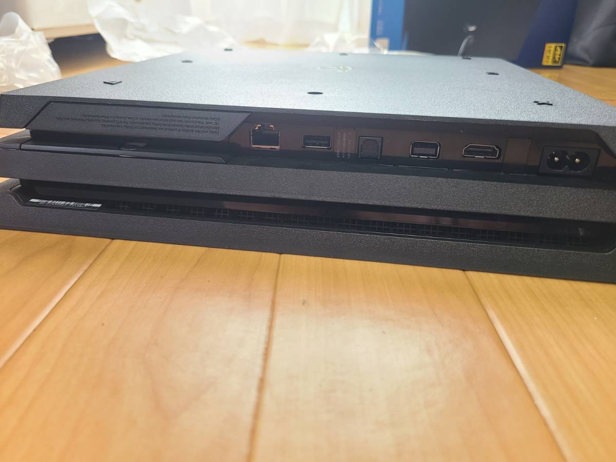 Ps4 Pro ジェットブラック ２t Chu 70cb01 予備コントローラーと縦置き台付き Ps4本体 売買されたオークション情報 Yahooの商品情報をアーカイブ公開 オークファン Aucfan Com