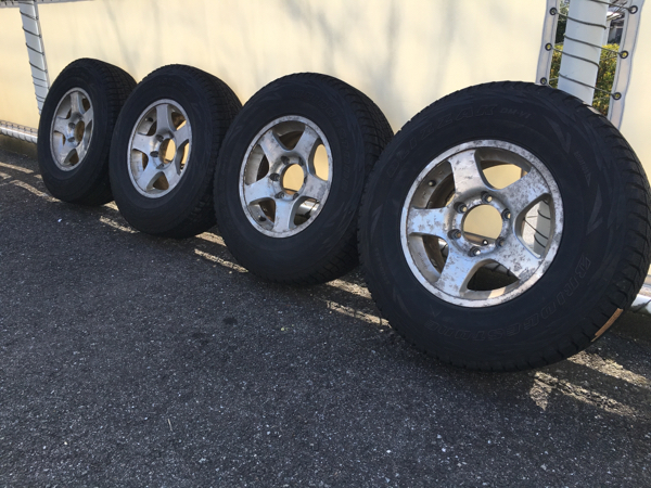 デリカ 社外アルミ&スタッドレス 225/80R15 ブリザック DM-V1