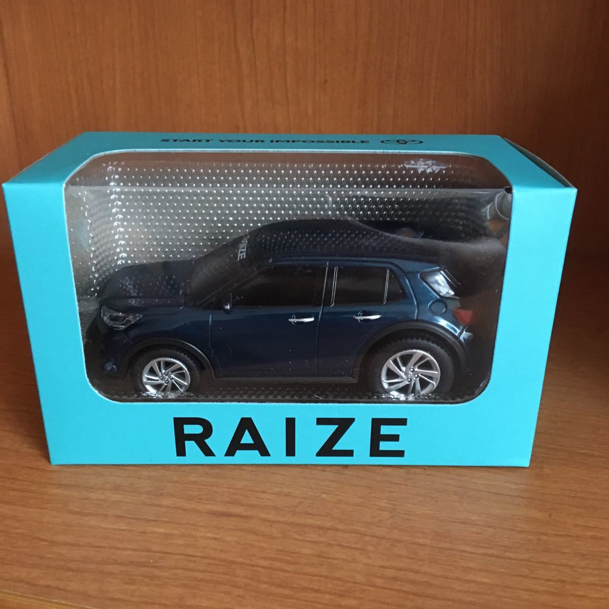 トヨタ　ライズ　非売品ミニカー　②