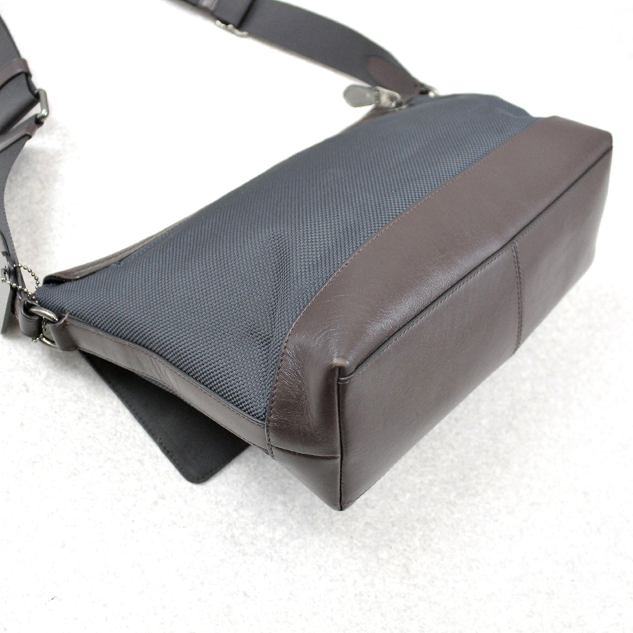参考価格￥66,000- 美品 COACH コーチ F22238 パーフォレイテッド