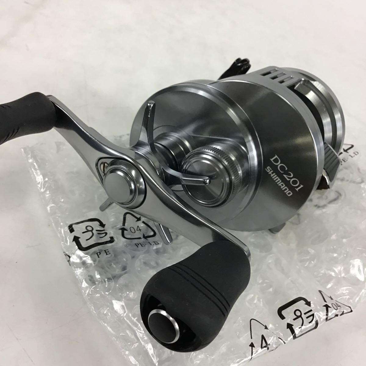 SHIMANO シマノ 19カルカッタコンクエストDC 201(左) シマノ 0 1 SHIMANO シマノ 19カルカッタコンクエストDC 201(左) シマノ 0 1