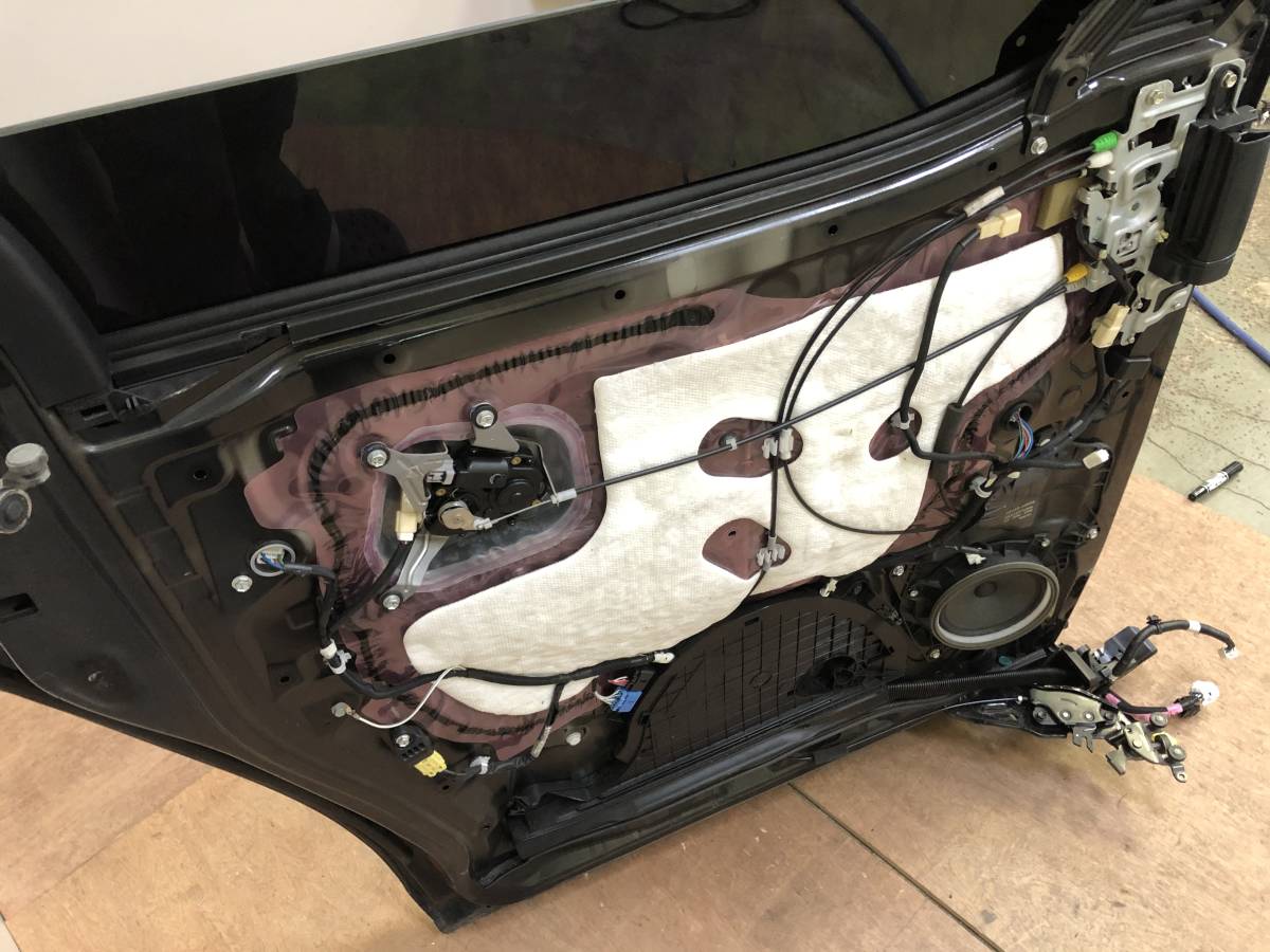 【激安大特価，定番人気】 大型商品　管B027　H21年 ヴェルファイア 2.4Z ANH20W 左リアドア カラー：202　黒 パワースライド付 ガラスフィルム付
