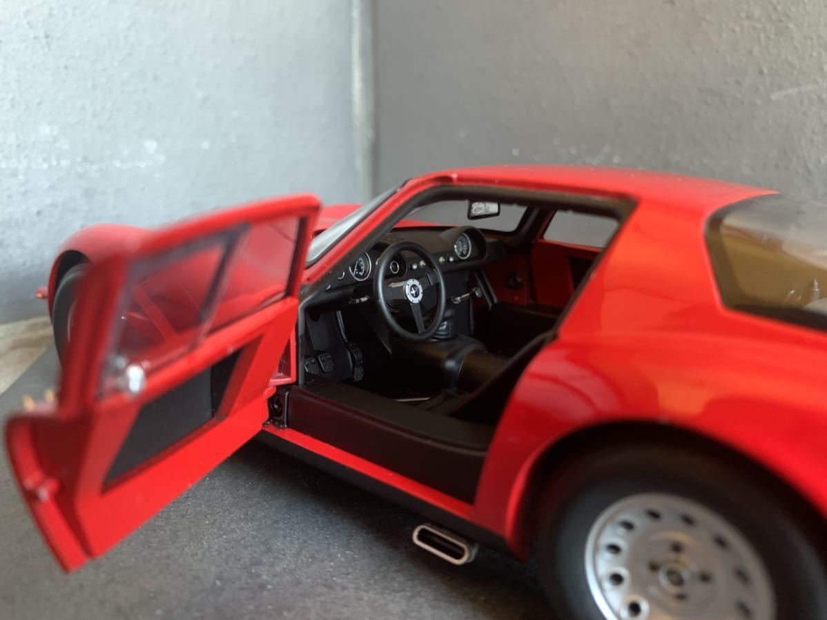 【中古美品】1/18 AUTOart Alfa Romeo TZ2 1965 オートアート　アルファロメオ　TZ2 1965 ミニカー Alfa Romeo AUTOart model, finished ezToys