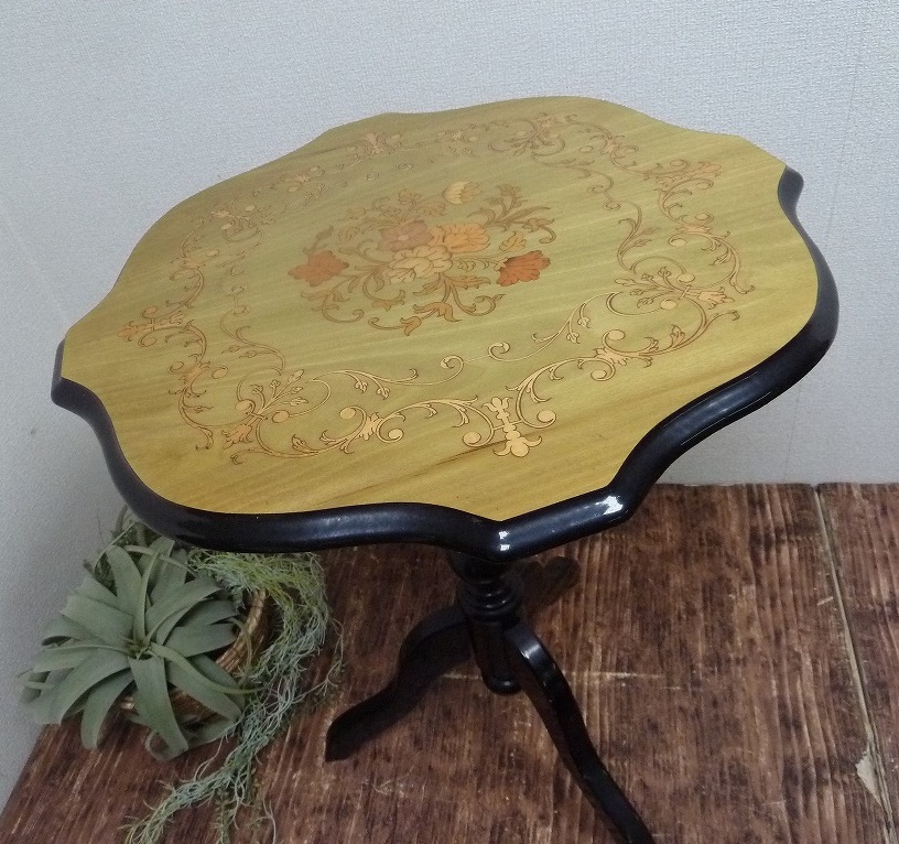 ☆BM)イタリア製/カフェテーブル ライムグリーン 木象嵌 高さ60.5