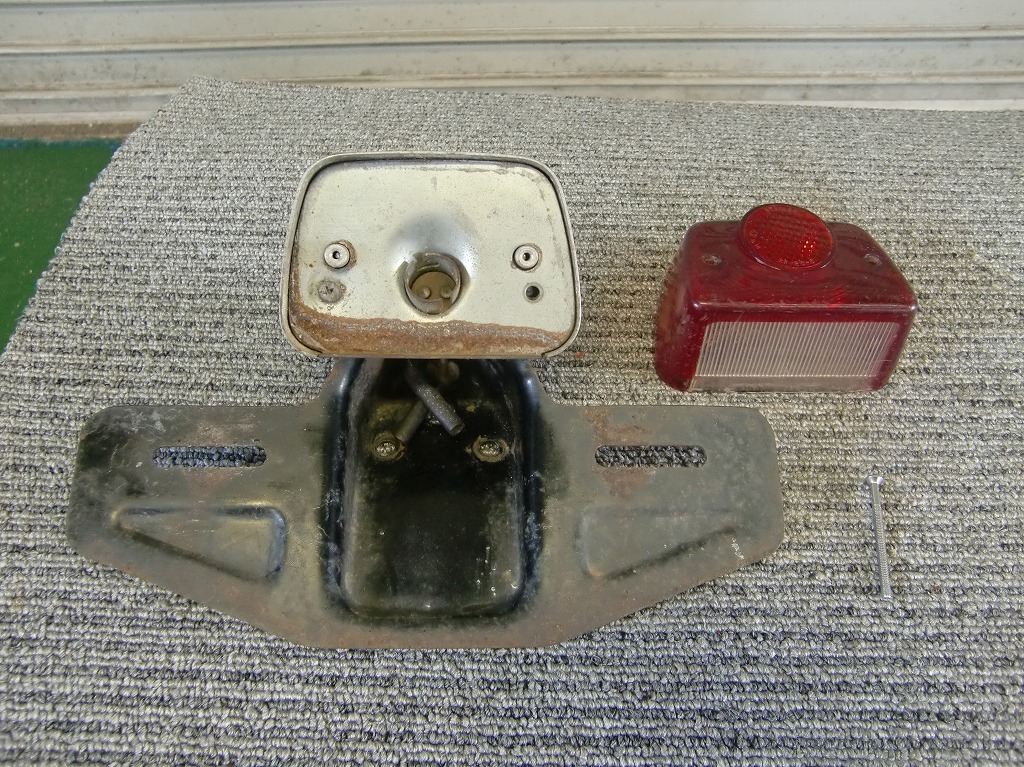 ホンダCB72テールランプASSY欠品有り中古品 検索CB92.CBM72.CL72.CM72.CB93.CR93.C92.CB77.C72.CP77.C100.C110.CS90.Z50M.CR71