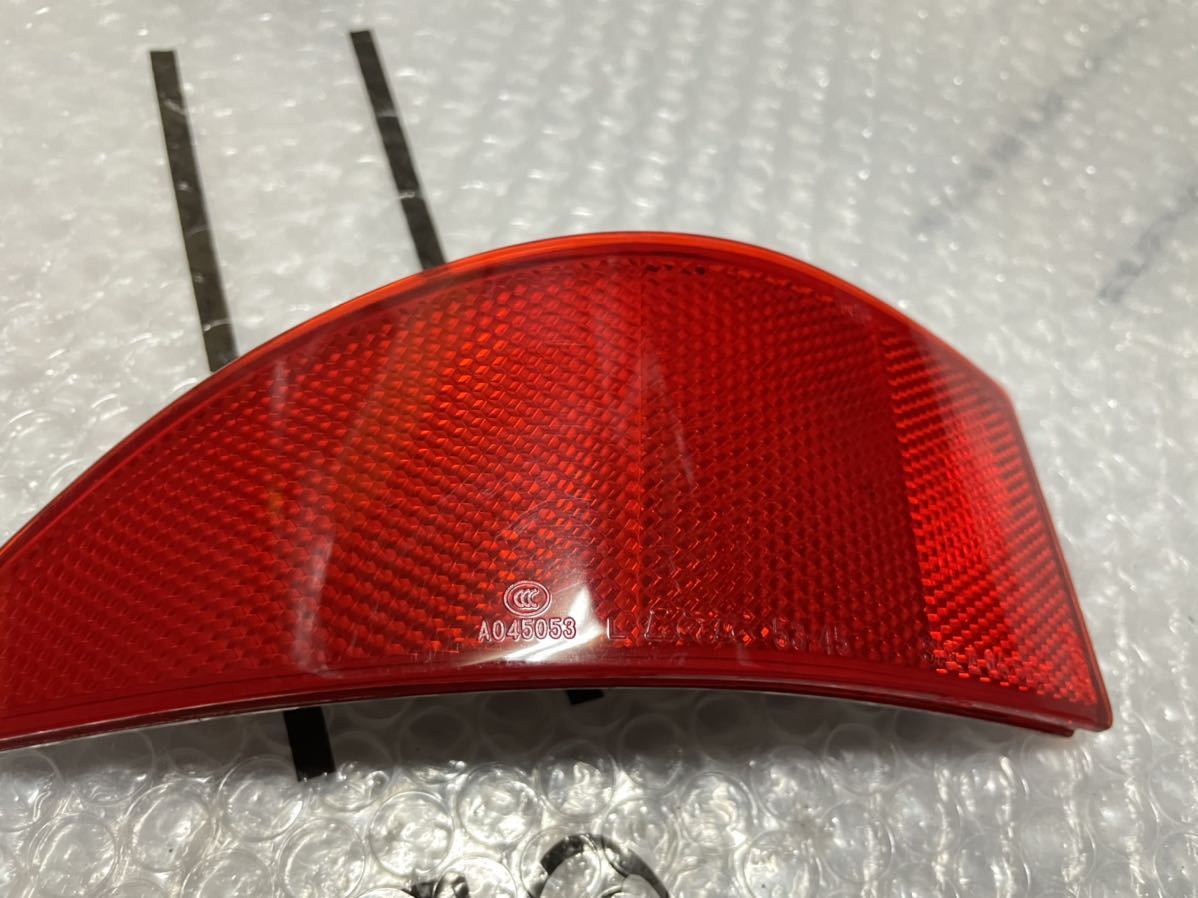 ★美品★ 純正 LEXUS レクサス IS GSE20 中期 リフレクター IS250 IS350 リア 反射板 左右セット KOITO 53-45 ＩＳ型式：DBA-GSE20（レクサス）のクルマカタログ｜中古車の ＩＳ GSE20の中古車を探すならグーネット サイドスポイラーの通販 gse20 中期