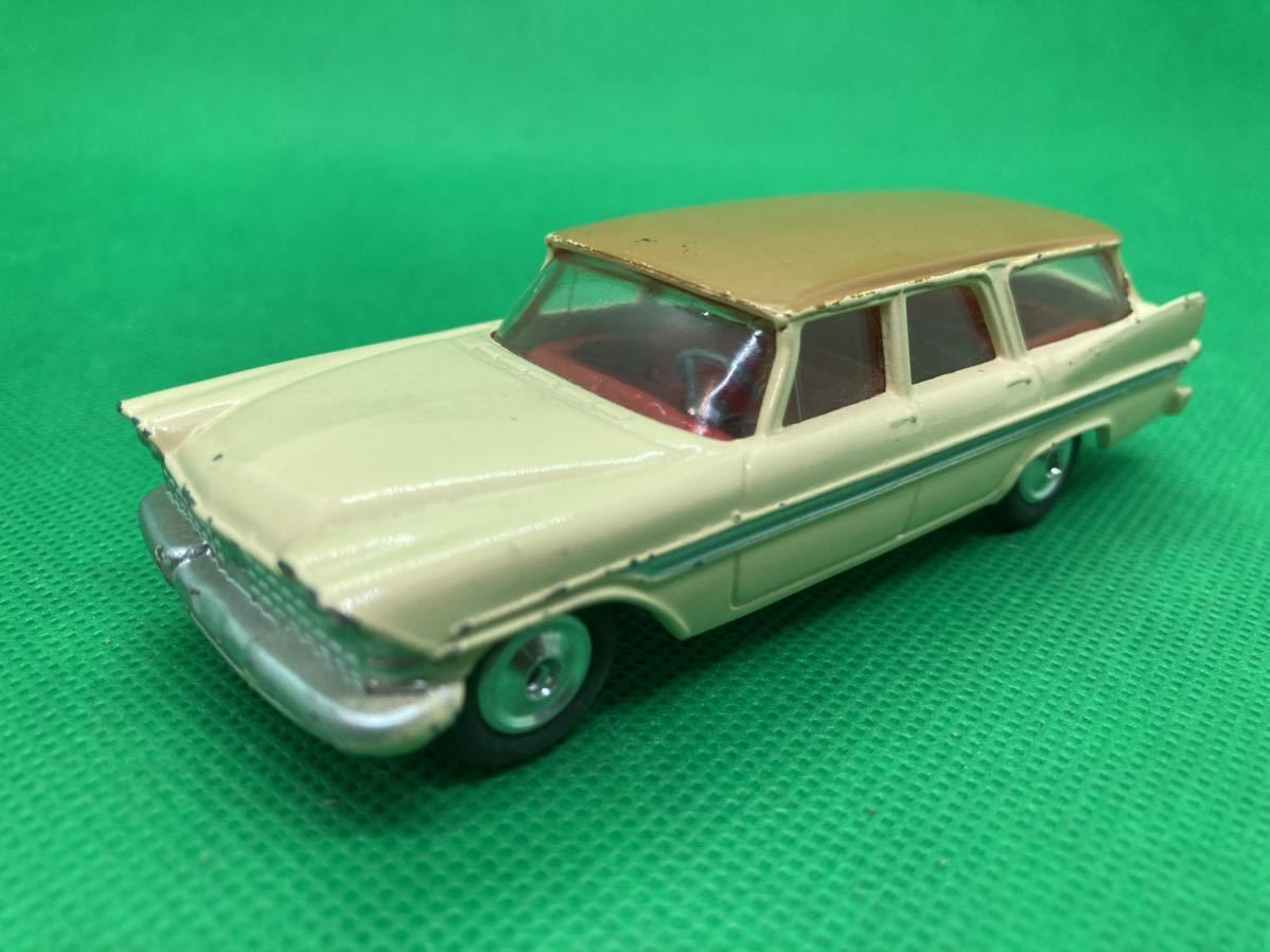 ミニカー CORGI PLYMOUTH SPORTS SUBURBAN プリムス スポーツ 