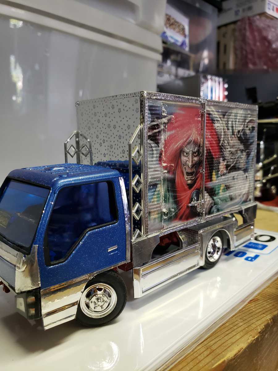 アオシマ1/32 デコトラダンプ プラモデル完成品 荷台リフト可能 1/32