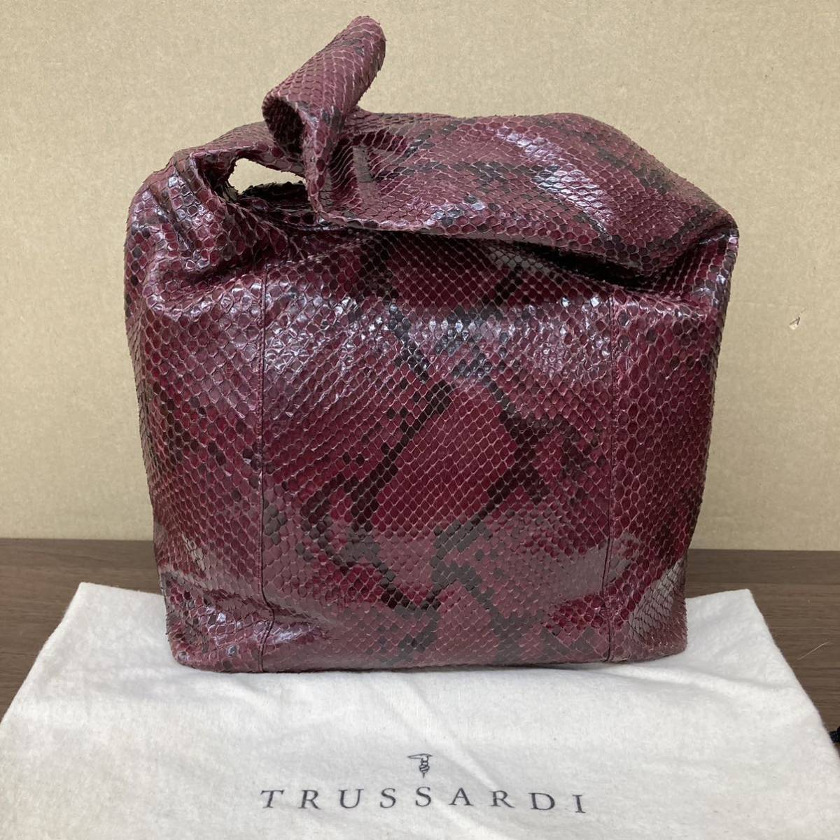 ☆1円スタート☆TRUSSARDI トラサルディ ヘビ革 パイソン ワン 