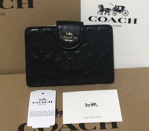 コーチ シグネチャー 二つ折り 財布のヤフオク の相場 価格を見る ヤフオク のコーチ シグネチャー 二つ折り 財布 のオークション売買情報は166件が掲載されています