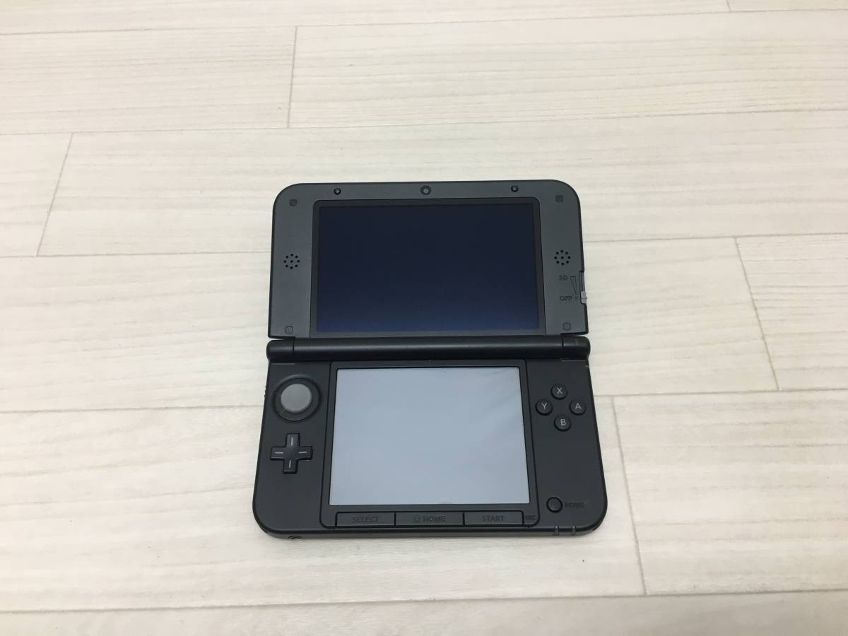 ◇任天堂 ニンテンドー / 3DS LL シルバー 本体 / メダル ソフト8枚  