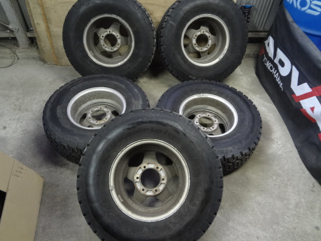 老舗質屋 BERG 31×10.50R15LT 15×7J -14 PCD139.7 6穴 5