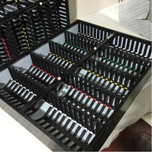 カセットテープ 収納 壁掛け 100本収納可 ラック2個 金属製 カセット
