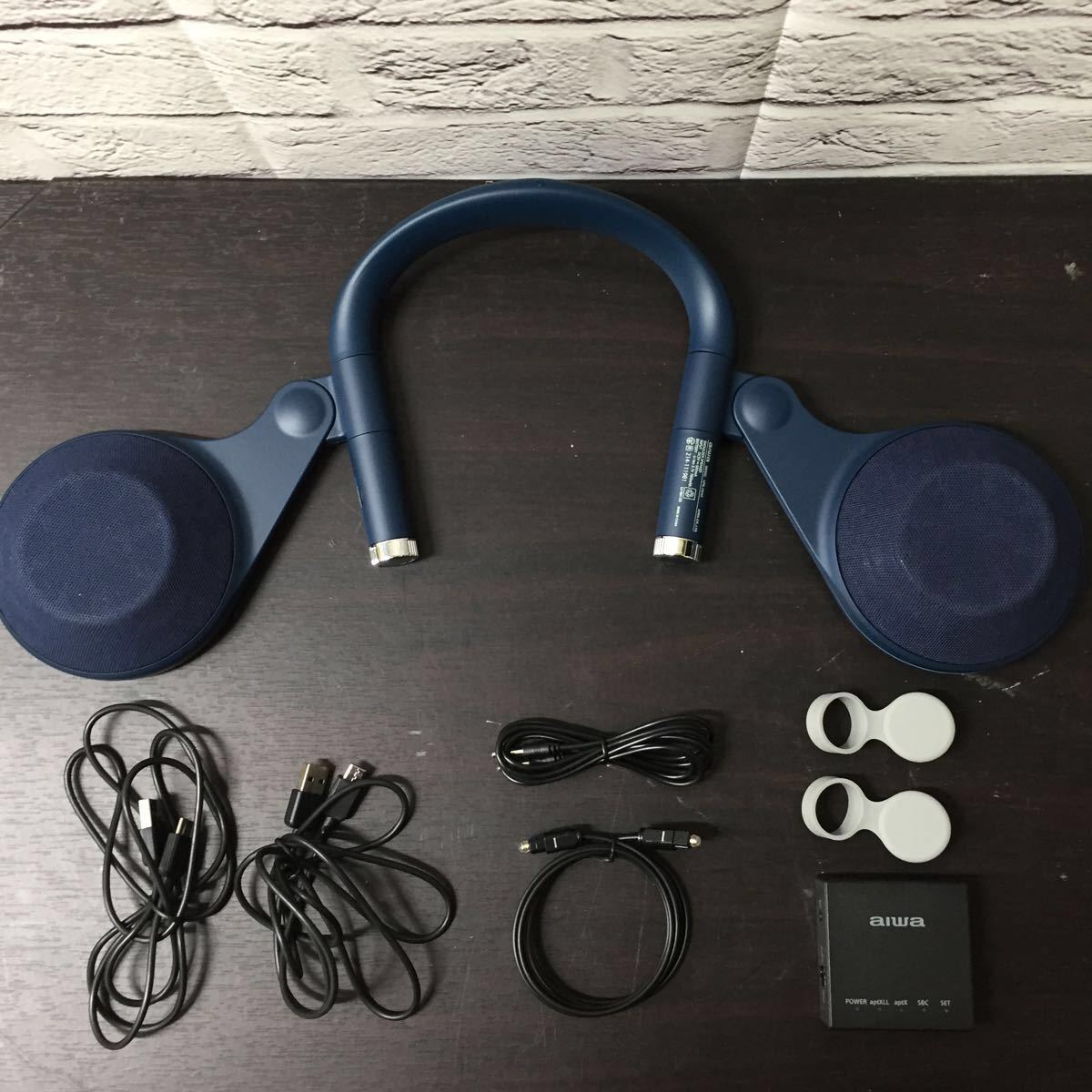 aiwa ショルダースピーカー HPB-SW40(N) ネイビー 5057-0452 AIWA Butterfly Audio ショルダースピーカー HPB-SW40 (N