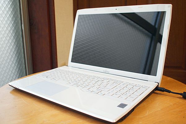 【１円~】FUJITSU lifebook AH45 R I3 4010U 通電 BD 部品扱い