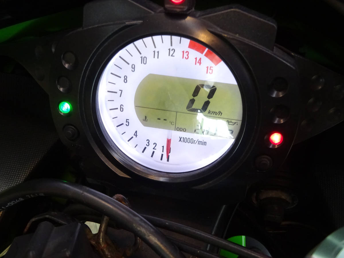 カワサキ Ninja ZX－10R センターアップマフラーがカッコ