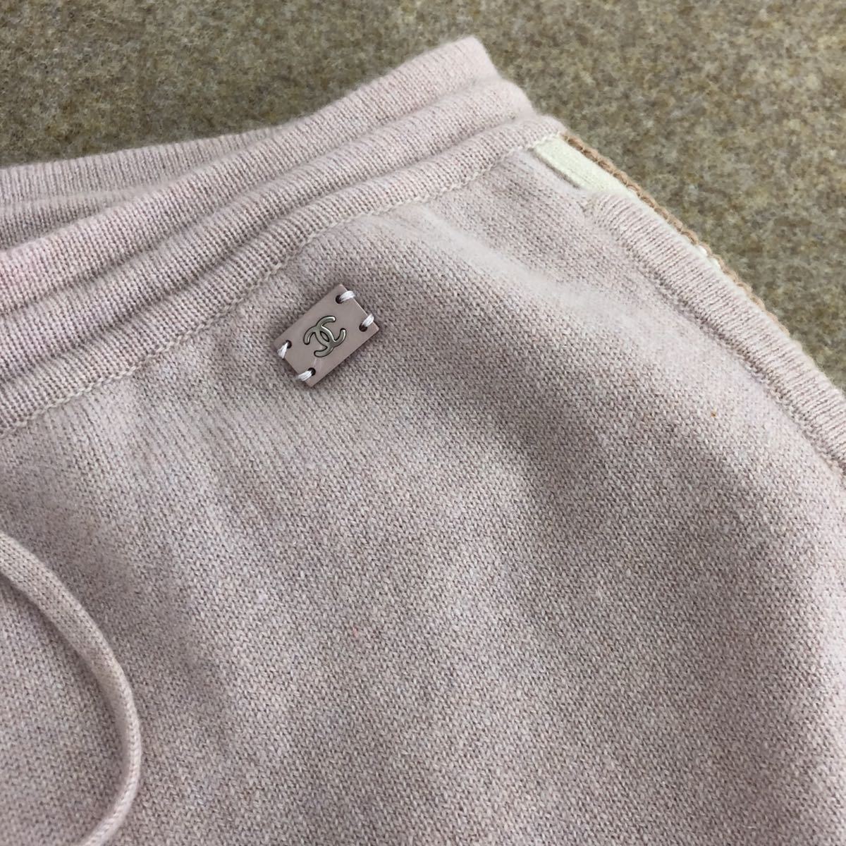 16j13 CHANEL シャネル 03A P21859 カシミヤ100％ パーカー パンツ 