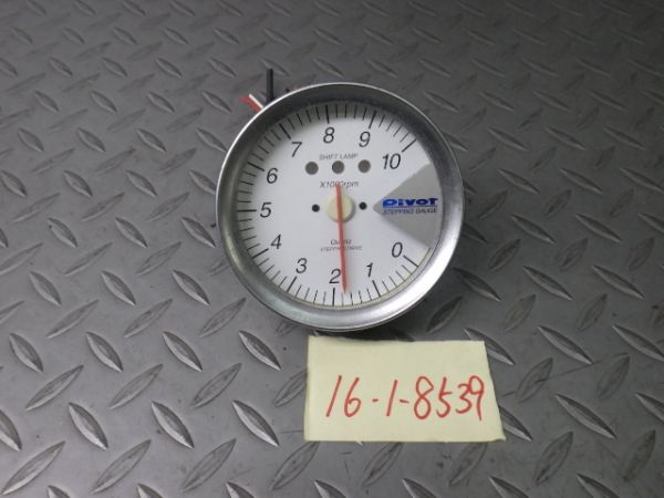 PIVOT ピボット タコメーター ステッピングゲージ 80φ 訳有品 自動車