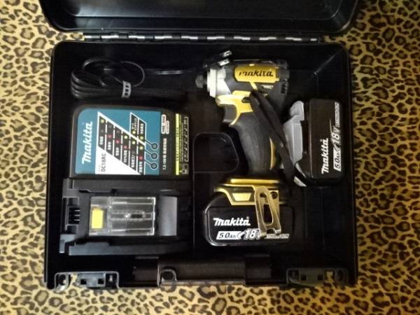 美品マキタ100周年モデル 18v充電式インパクトドライバ TD148D