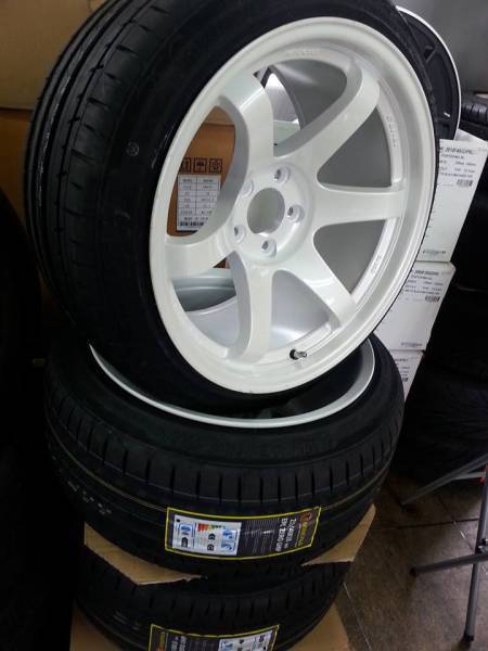 新品 SHOGUN MV2 18インチ ×10.5J +15 5H-114.3☆4本とタイヤ(225/40