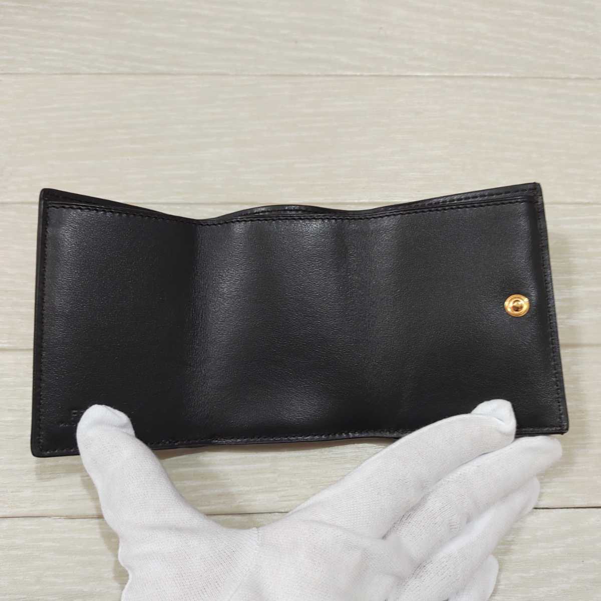 【美品】FENDI エフイズ フェンディ ミニ財布 三つ折り財布 袋 箱付き エフイズ フェンディ 三つ折り財布 3つ折り財布 フエンディ 三つ折