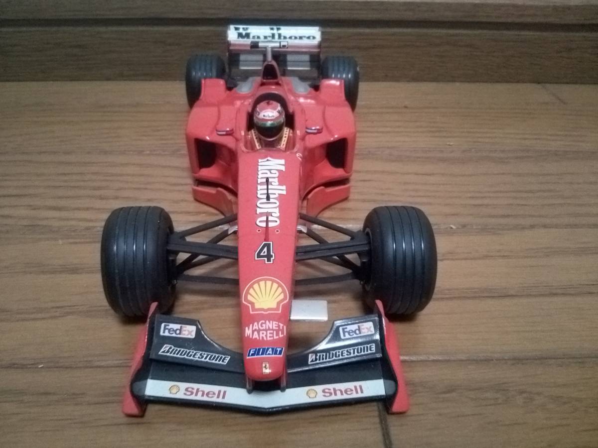 【タバコ仕様】1/18 フェラーリ F399 シューマッハ アーバン 2台セット タバコ仕様】1/18 フェラーリ F399 シューマッハ アーバン 2台セット