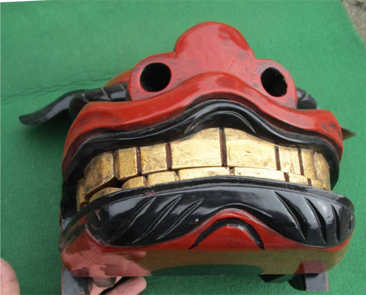獅子舞 縁起物 神楽面 木彫獅子頭 魔除 朱漆金彩 マント 獅子頭 幅36cm