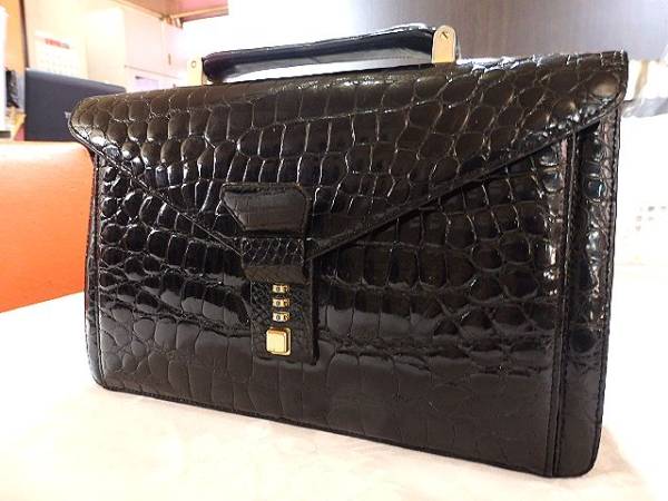 売り切り クロコ クロコダイル 型押し ？ ハンドバック 黒