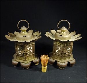 時代 鉄製 丸八透狸形置灯籠 置燈籠 高56cm 重12kg 鉄狸置灯篭