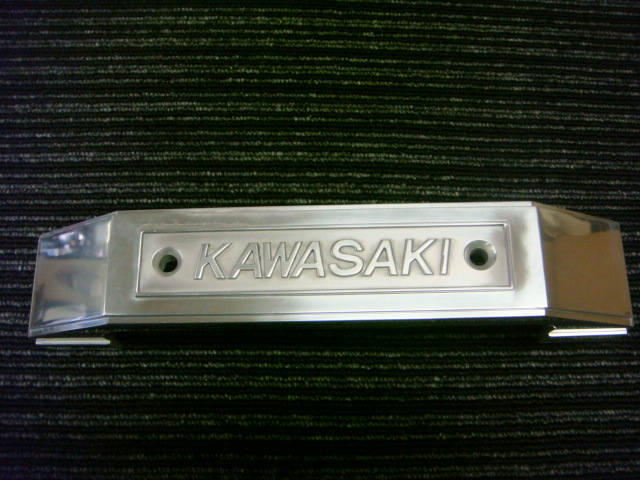 BEET風　アルミメッキステムカバー　三つ又カバー エンブレム　z1 z2 kz KAWASAKI 文字入りアルミ製 ステムカバー/三つ又カバー (検索