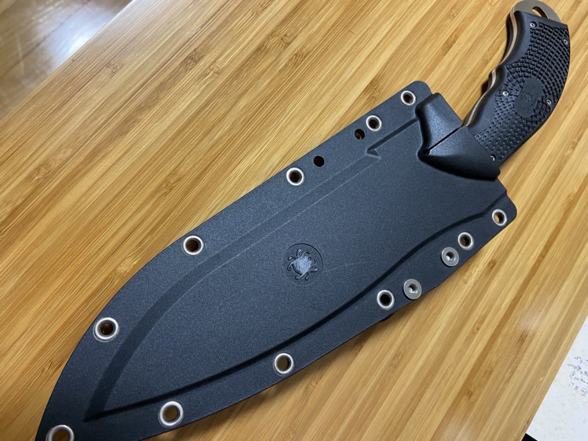 スパイダルコナイフ H1鋼ロックソルト エド・シェイプ氏のデザイン　錆びないナイフ　レアなナイフ_1