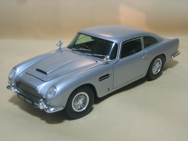 1⁄18 007 アストンマーチン JAMES BOND db5 1/18 CHRONO 007 ボンド