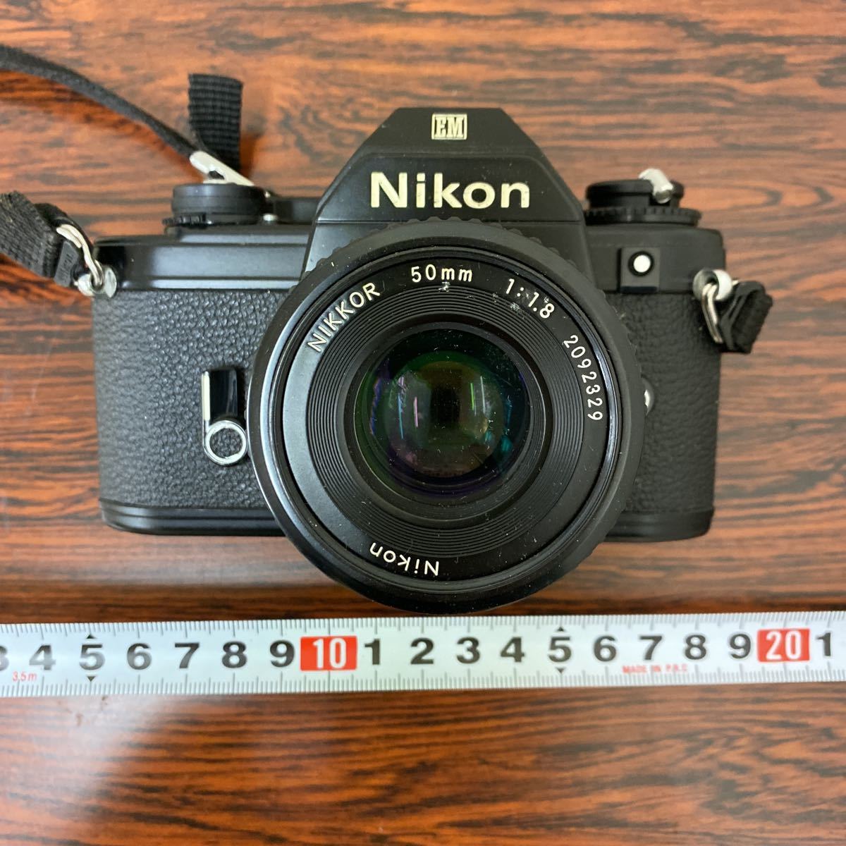 5621Nikon EM NIKKOR 50mm 1:1.8 ニコン 一眼レフ フィルムカメラ