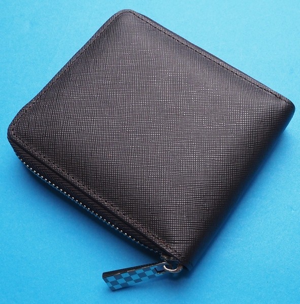 新品展示品 定価2.1万円 COMME CA MEN コムサメン 市松シボレザーラウンドジップウォレット 2つ折り財布 茶(17) 60XW64 CA MEN COMME ストレッチギャバスーツ WCM6752NFITHOUSE 定価