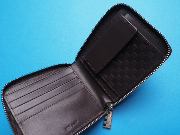 新品展示品 定価2.1万円 COMME CA MEN コムサメン 市松シボレザーラウンドジップウォレット 2つ折り財布 茶(17) 60XW64 CA MEN COMME ストレッチギャバスーツ WCM6752NFITHOUSE 定価