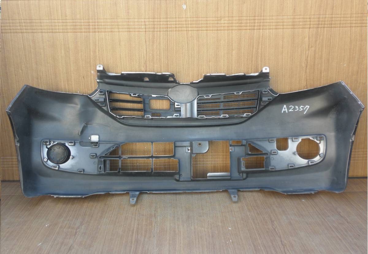 ダイハツ 【26231】ダイハツ ミライース L575S フロントバンパー W09