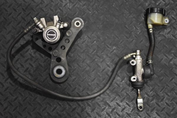 当時物 純正 GPZ750F リアブレーキASSY 0035 検) ZX750A GPZ1100 Z750GP