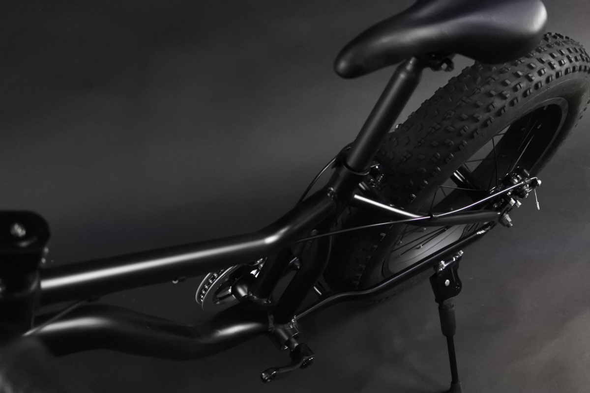 〇新車！ファットバイク極太タイヤ！CALLEマットブラック20インチ×4.0 