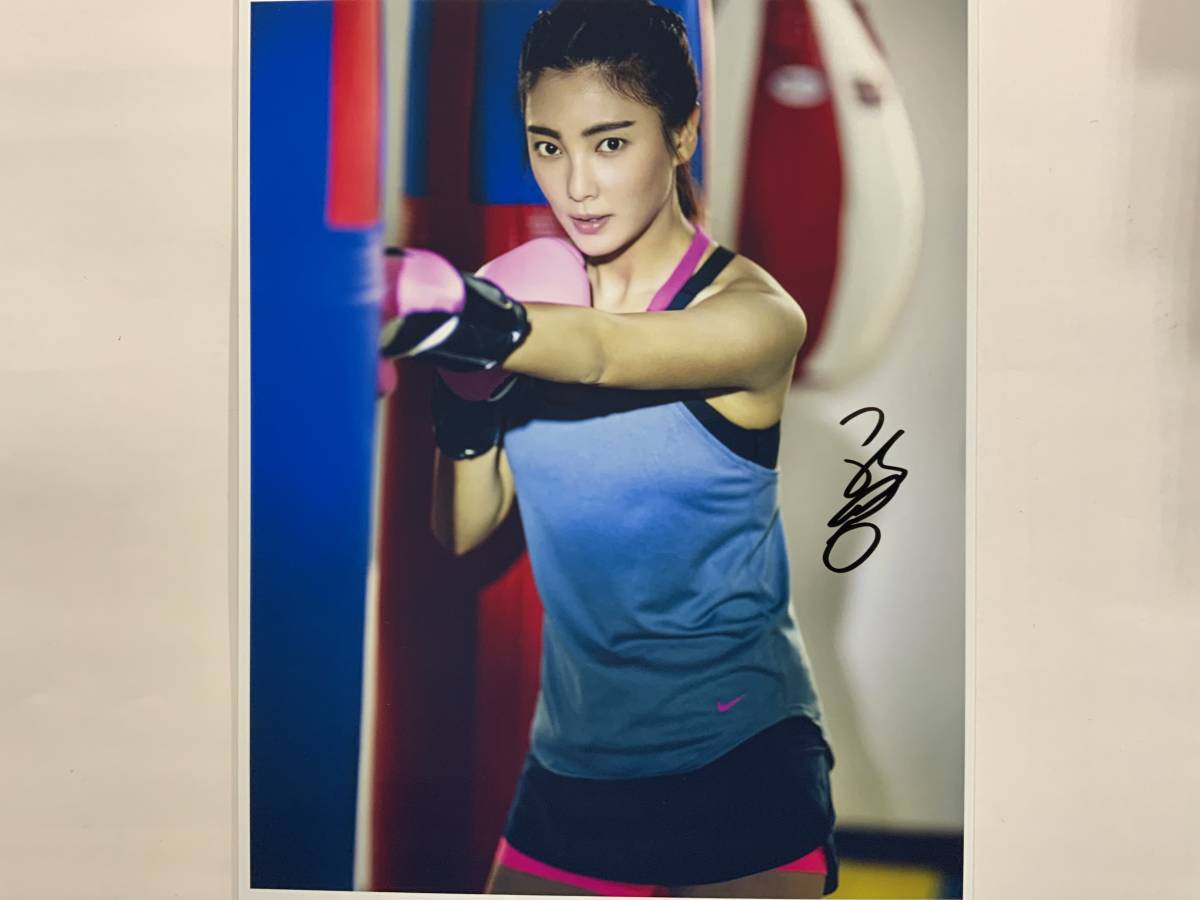 中国女優 キティ・チャン( Kitty Zhang )直筆サイン ミラクル7号 中国女優 キティ・チャン( Kitty Zhang )直筆サイン ミラクル7号