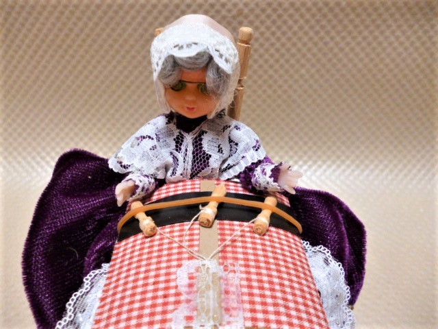ベルギー Brugge ボビンレース 白髪 初老 女性 目を閉じる人形 フィギュア 民芸品 伝統工芸 洋風 売買されたオークション情報 Yahooの商品情報をアーカイブ公開 オークファン Aucfan Com