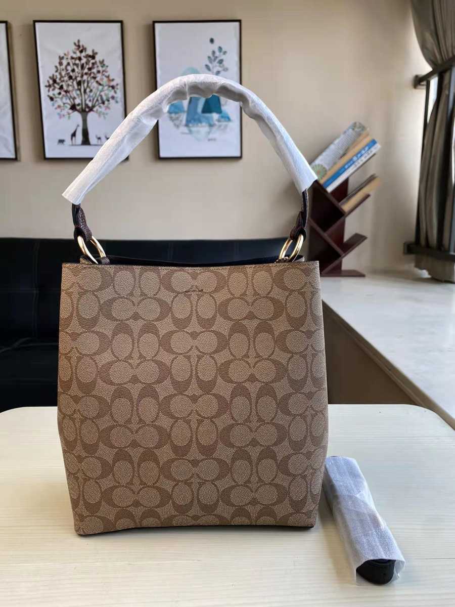 COACH コーチショルダーバッグ C5787 バスキアコラボ アウトレット