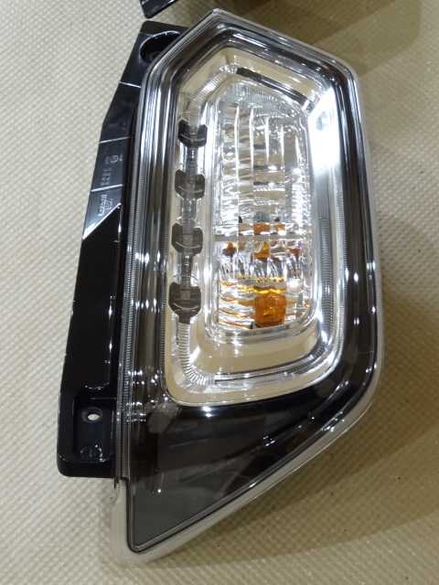 美品 MH35S MH55S ワゴンR スティングレー 左右 テールランプ MH85S 