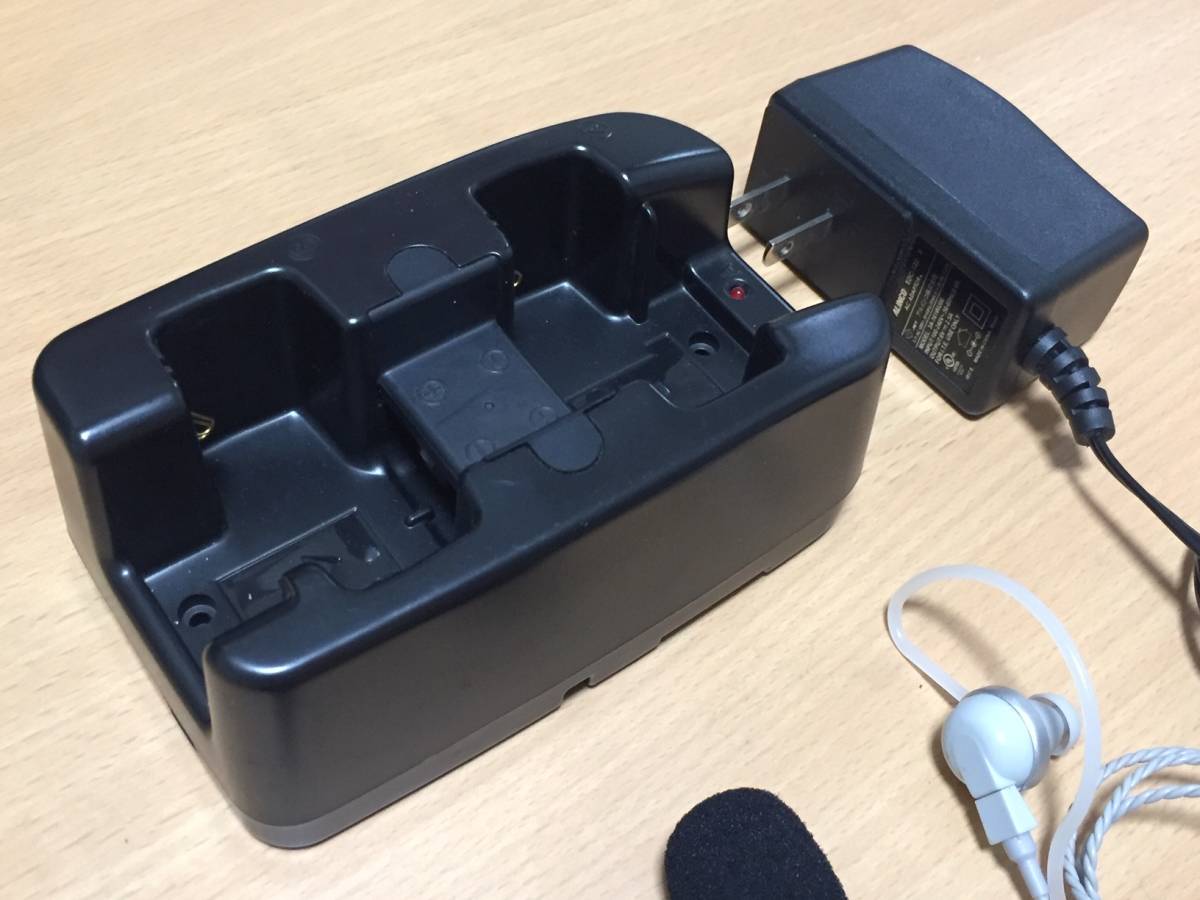 DJ-P300 複数同時通話特定小電力トランシーバー Triplex ( トリ