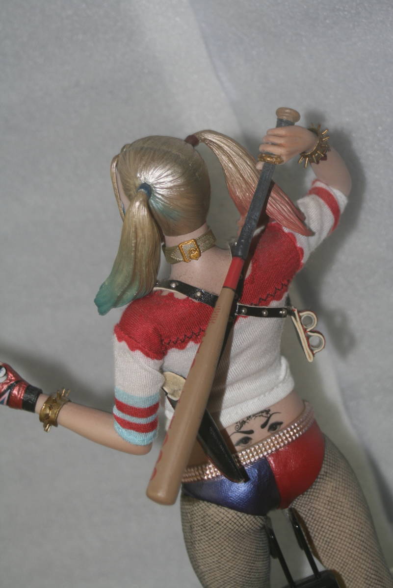 ハーレイ・クイン ハーレクイン 1/6 ホットトイズ スーサイド