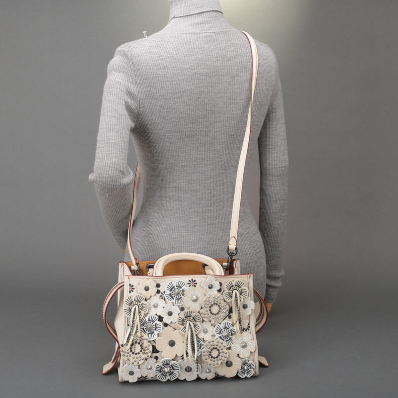 1円 新品同様 極美品 COACH コーチ ローグ 25 ウィズ ティーローズ
