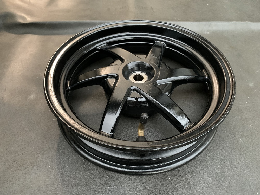 ズーマー、ライブディオZX用フロントホイール綺麗