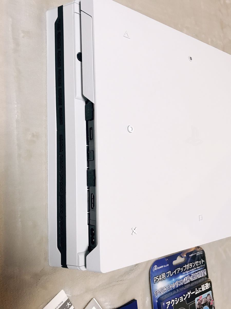 美品 1TB 。おまけ付き PS4 Pro 圧倒的なゲーム体験。PlayStation 4 
