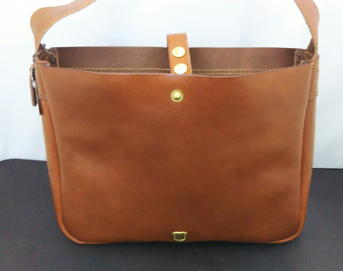 未使用品】HERZ (ヘルツ) ソフトショルダーバッグ 横型 CK-94-M カラー 
