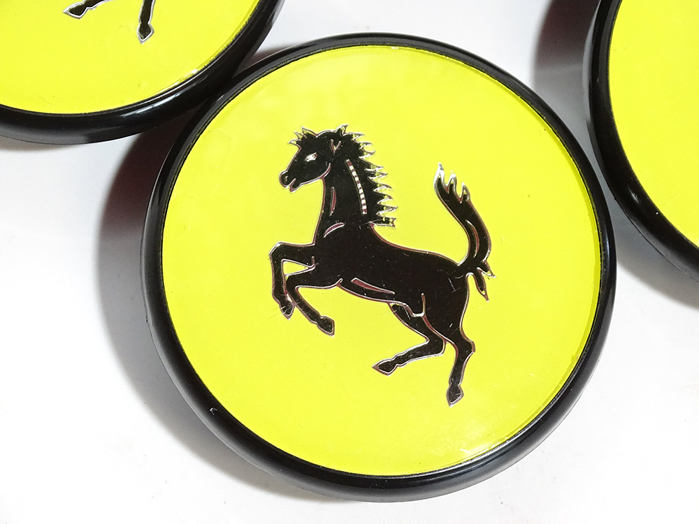 旧タイプ ホイールセンターキャップ 4個セット #108947 フェラーリ 308  